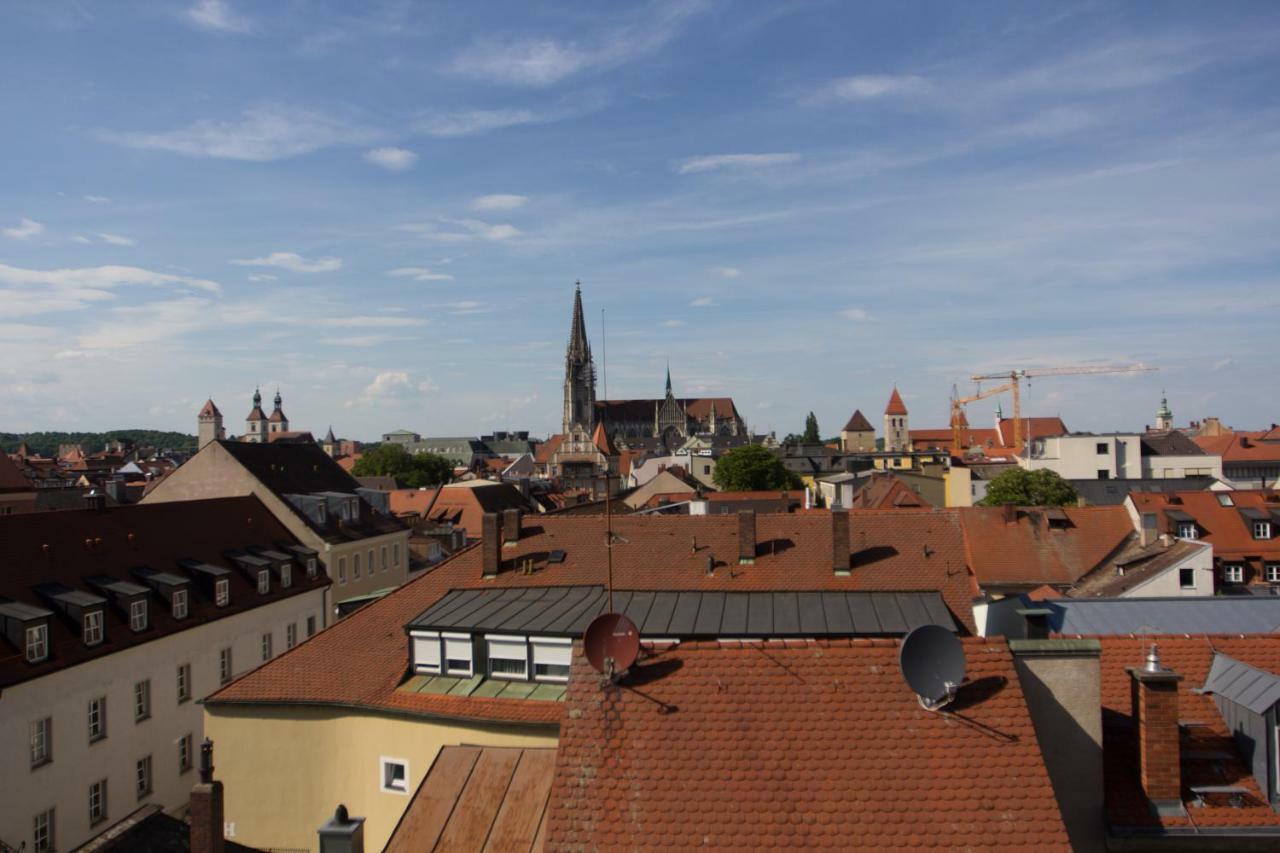 Stadtturm Regensburg Bagian luar foto
