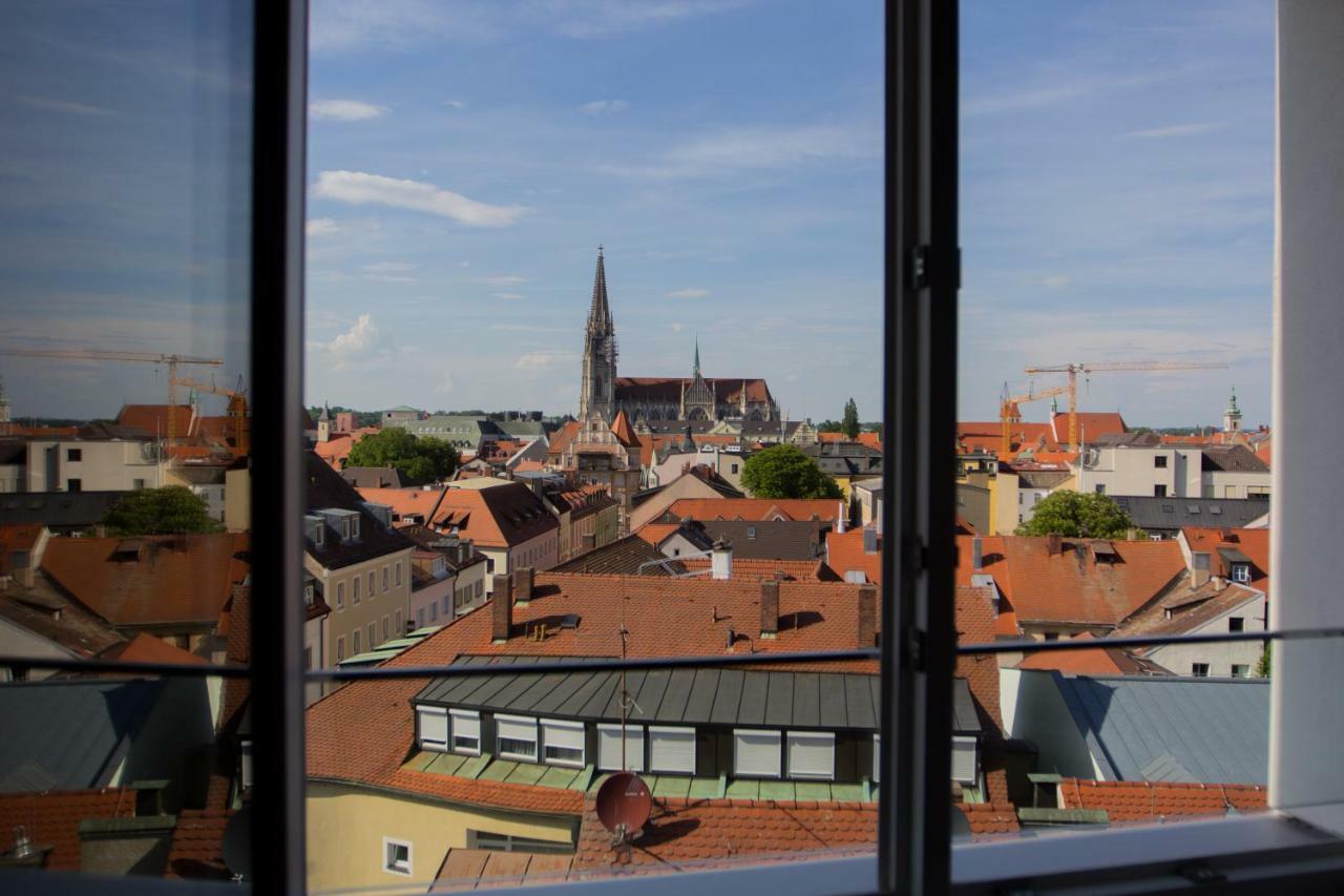 Stadtturm Regensburg Bagian luar foto